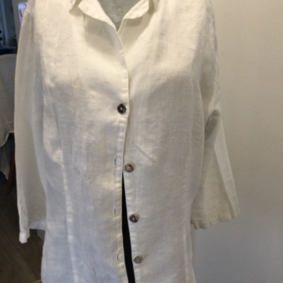 Lovely Linen Top - Picture 3 of 8